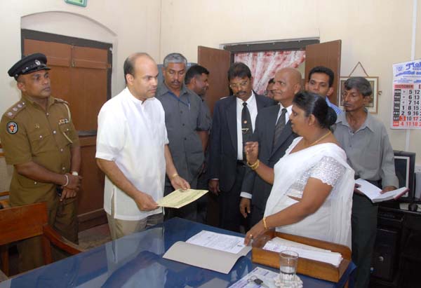 Minister Milinda Moragoda visits Court in Minuwangoda3