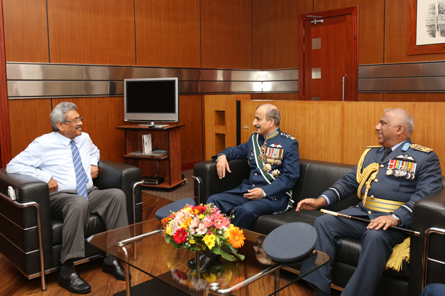 Air chief with sec def 1)