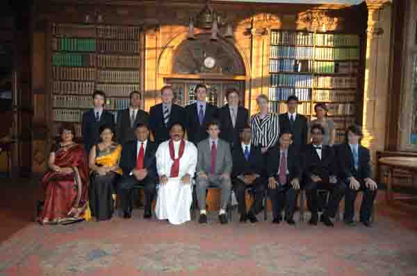 Image 01 - HE the President addresses the Oxford Union - May 2008