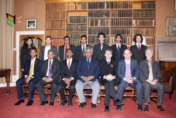 Image 04- Arjuna Ranatunga becomes the 1st Asain Sportsman to address the Oxford Union - November 2009